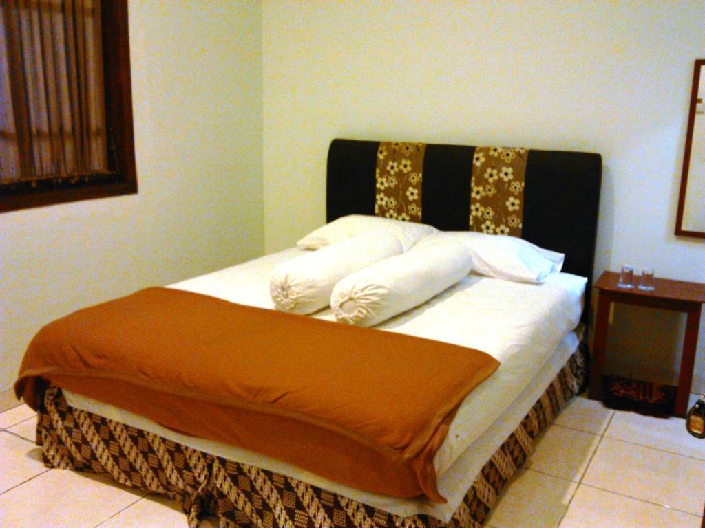 Griya Putri Dewi Guesthouseジョグジャカルタ エクステリア 写真